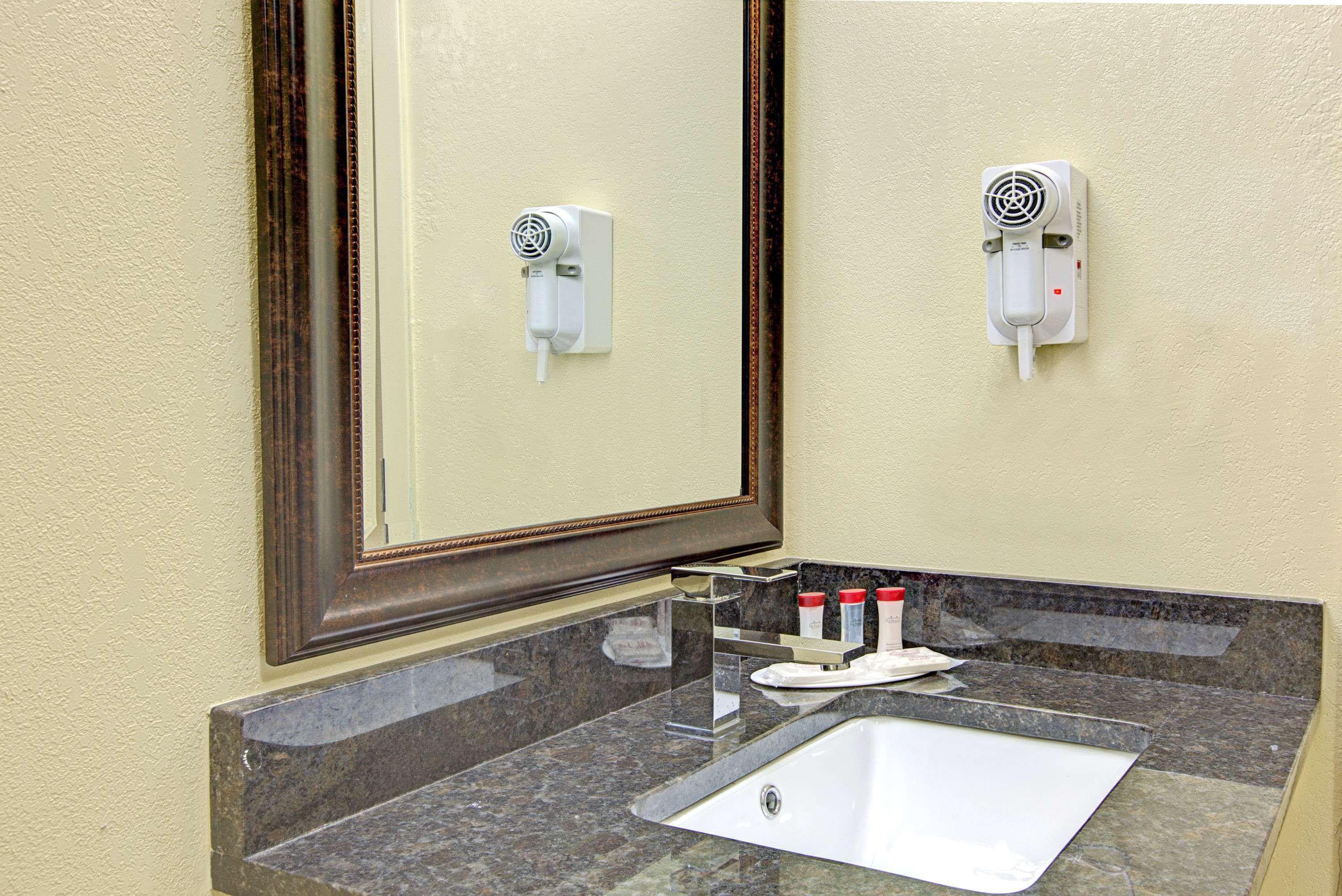 Hotel Ramada Plaza By Wyndham Charlotte South End Airport Extérieur photo