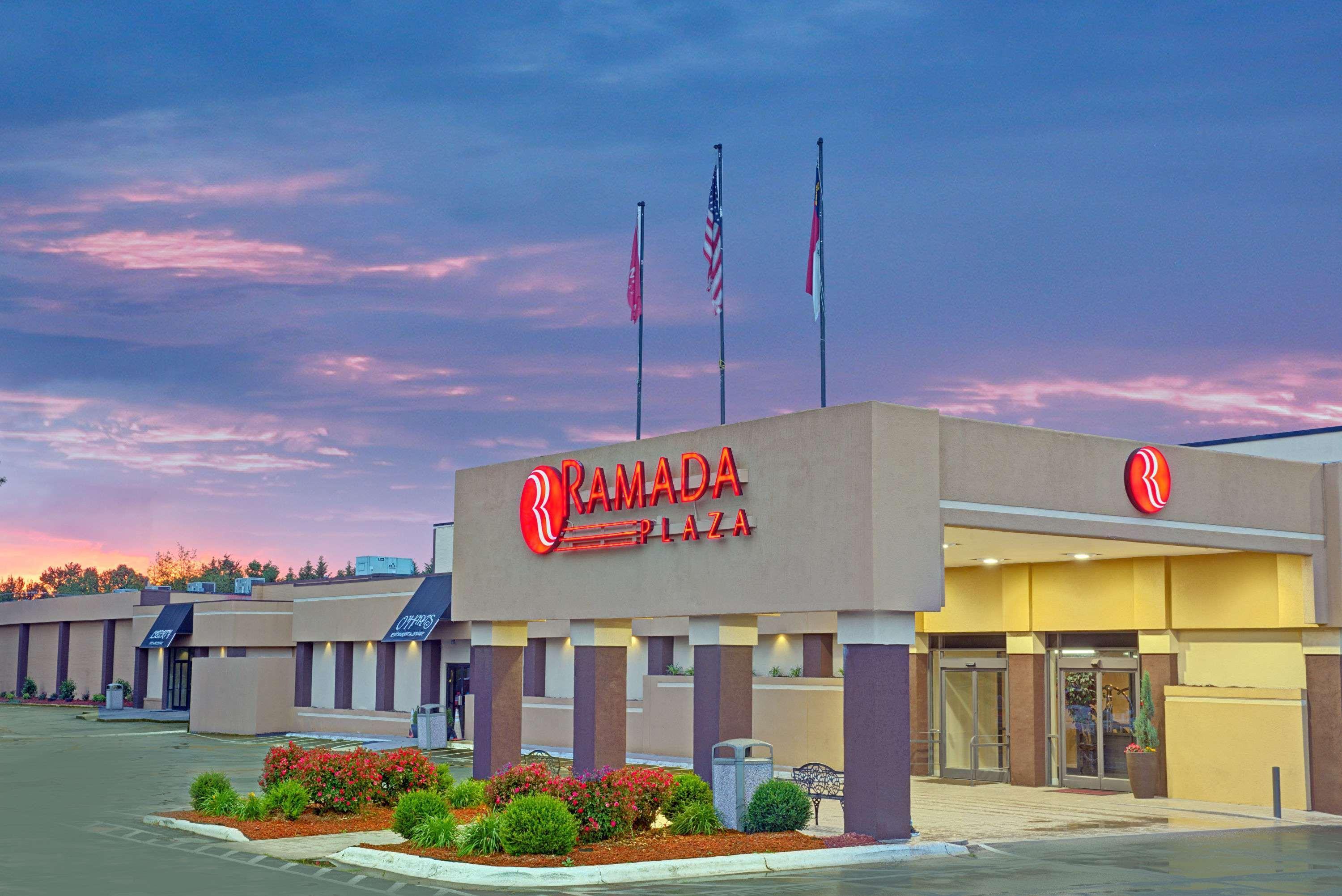 Hotel Ramada Plaza By Wyndham Charlotte South End Airport Extérieur photo