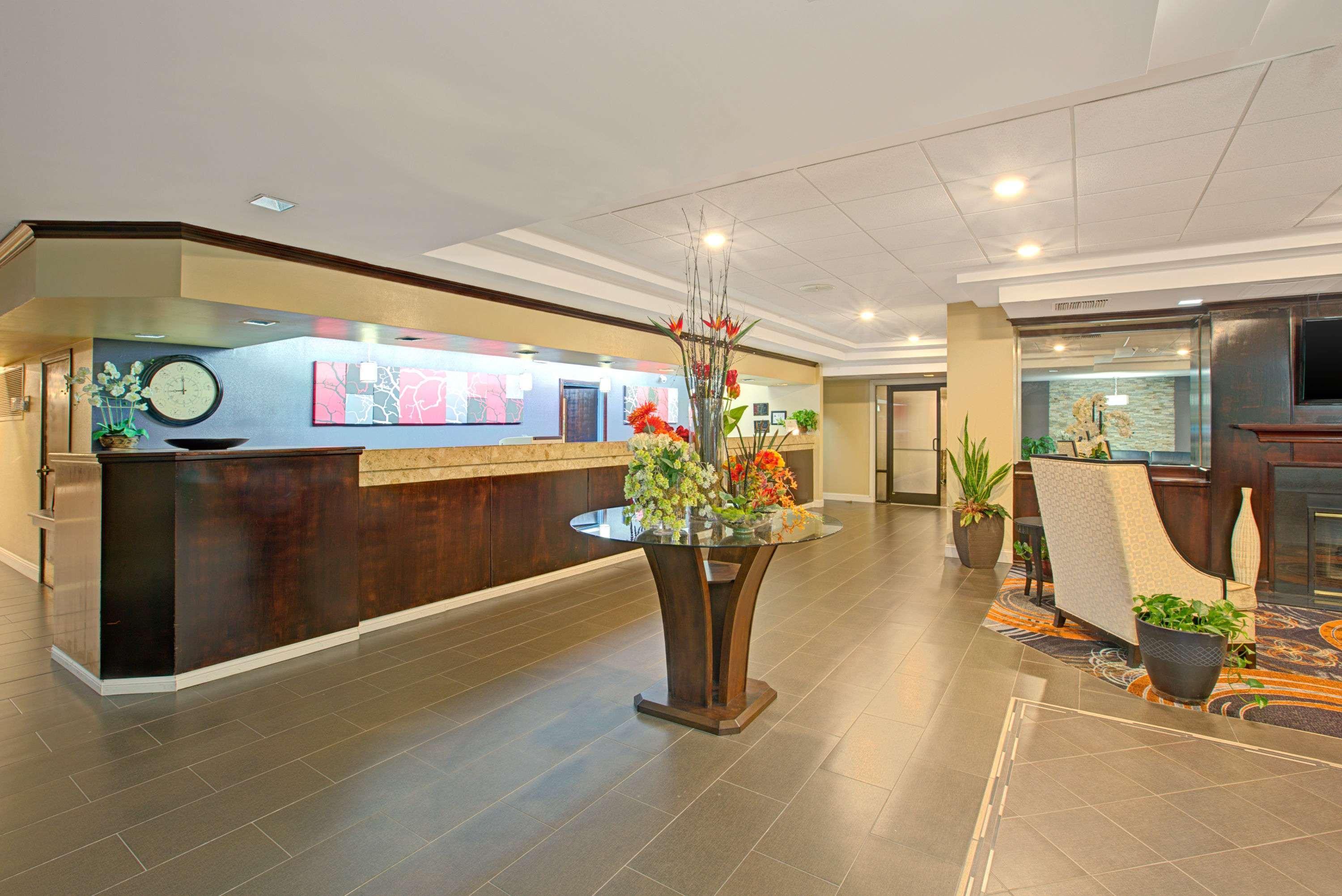 Hotel Ramada Plaza By Wyndham Charlotte South End Airport Extérieur photo
