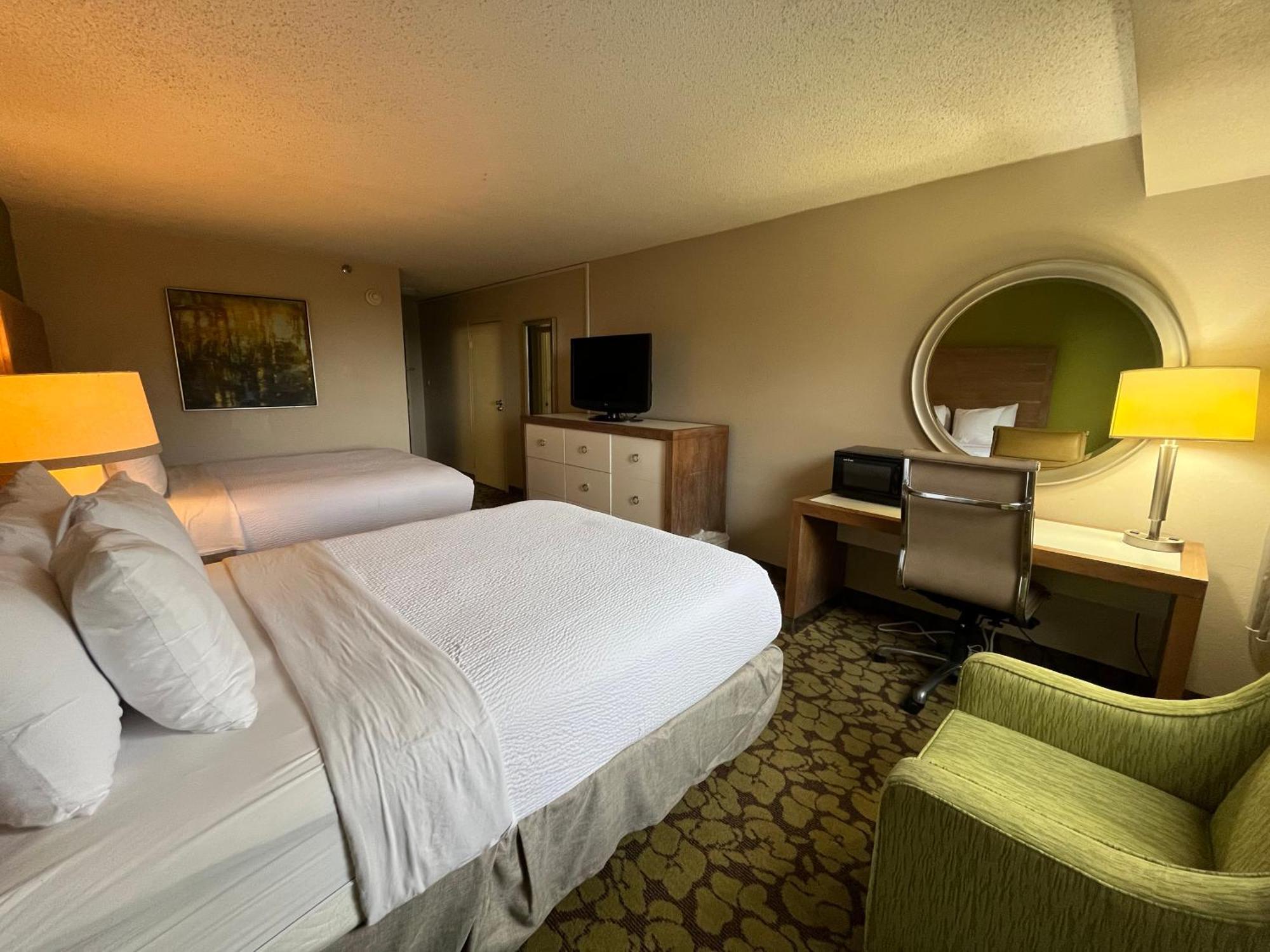 Hotel Ramada Plaza By Wyndham Charlotte South End Airport Extérieur photo