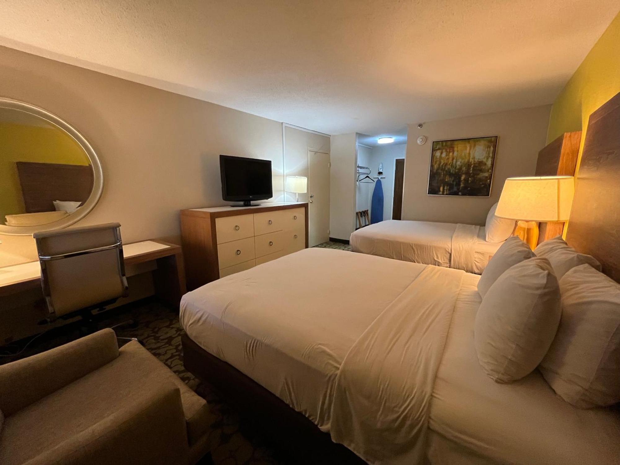 Hotel Ramada Plaza By Wyndham Charlotte South End Airport Extérieur photo