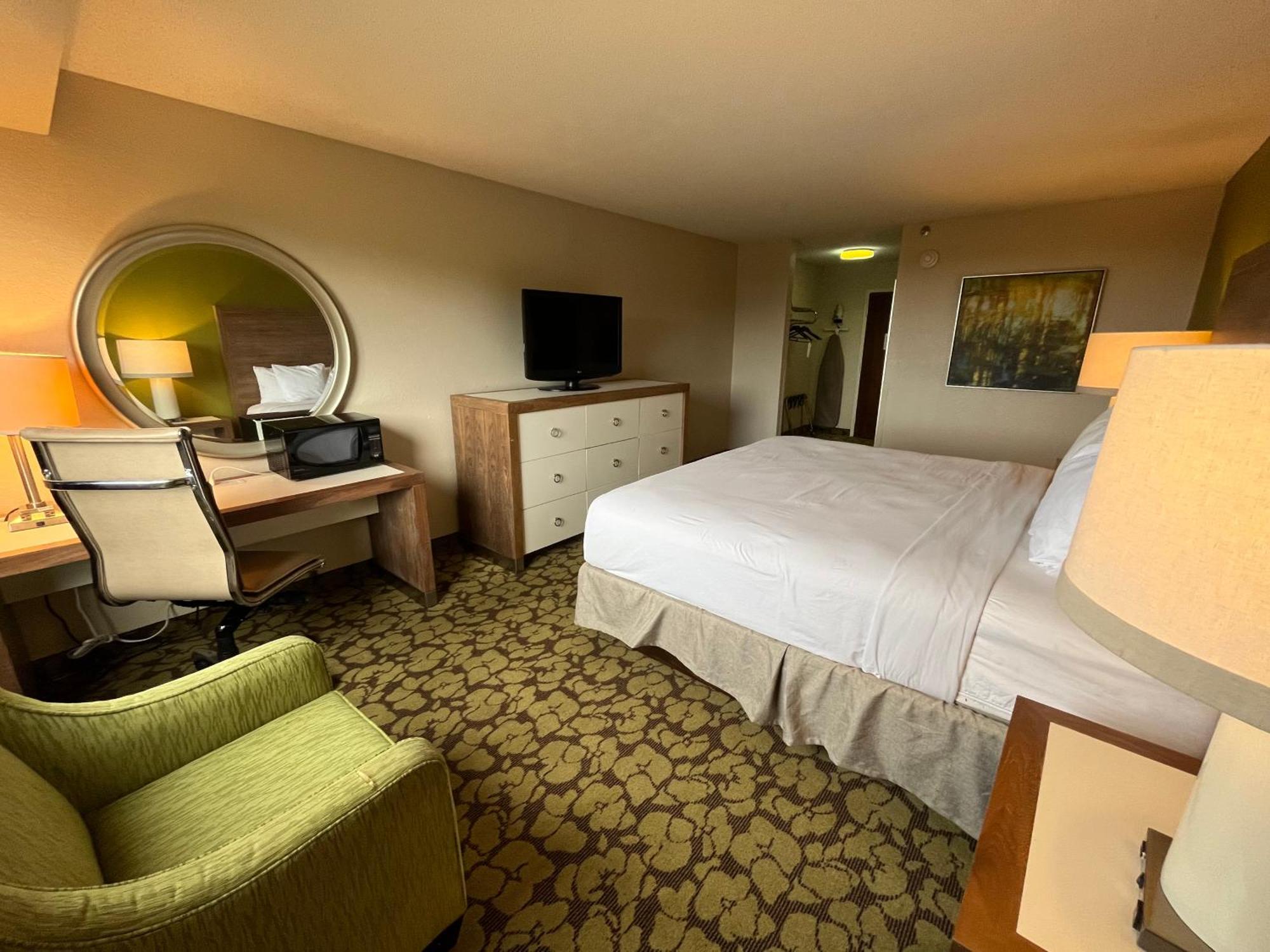 Hotel Ramada Plaza By Wyndham Charlotte South End Airport Extérieur photo