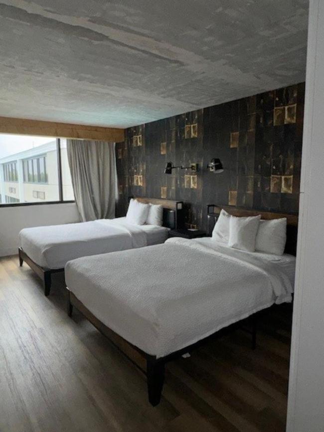 Hotel Ramada Plaza By Wyndham Charlotte South End Airport Extérieur photo