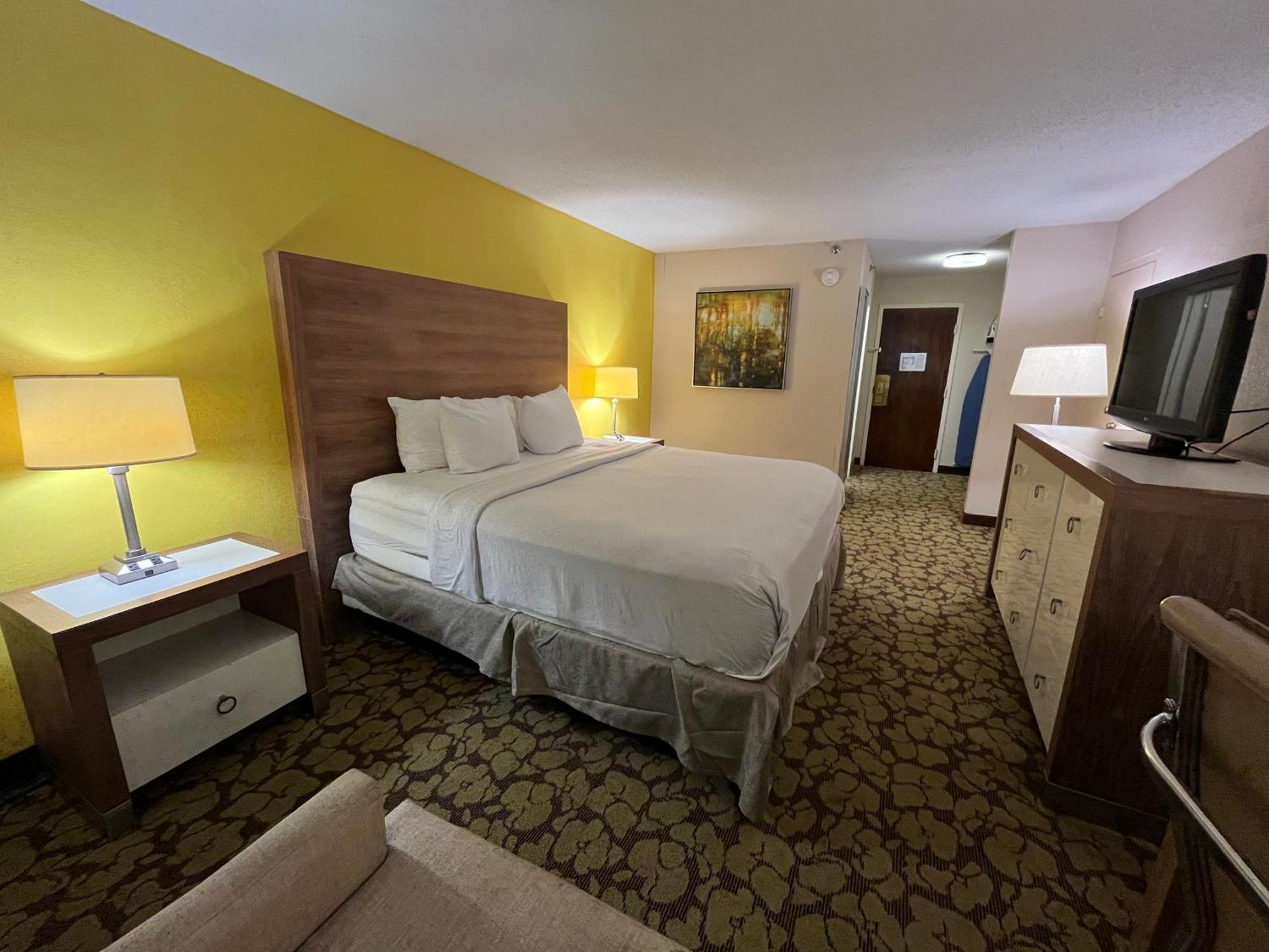 Hotel Ramada Plaza By Wyndham Charlotte South End Airport Extérieur photo