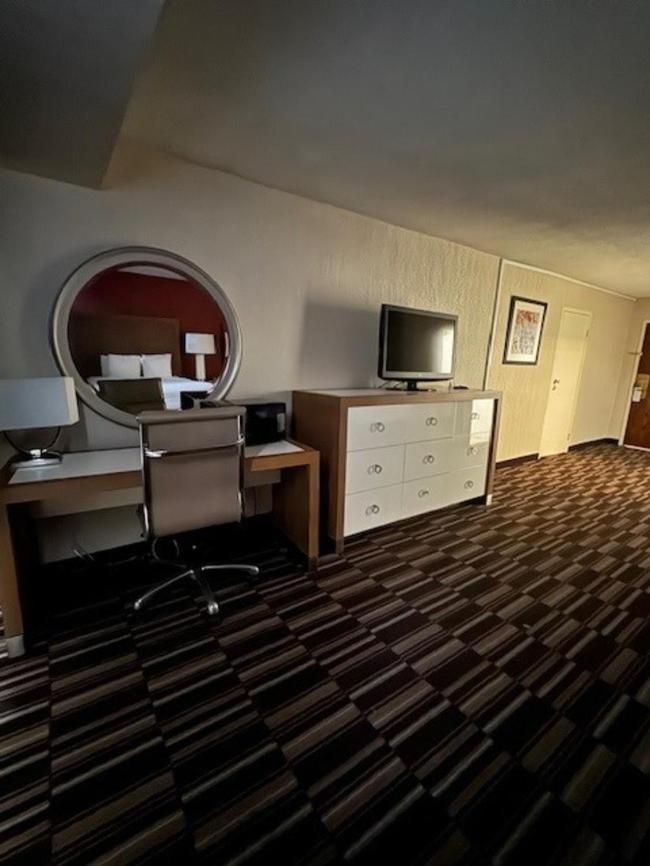 Hotel Ramada Plaza By Wyndham Charlotte South End Airport Extérieur photo