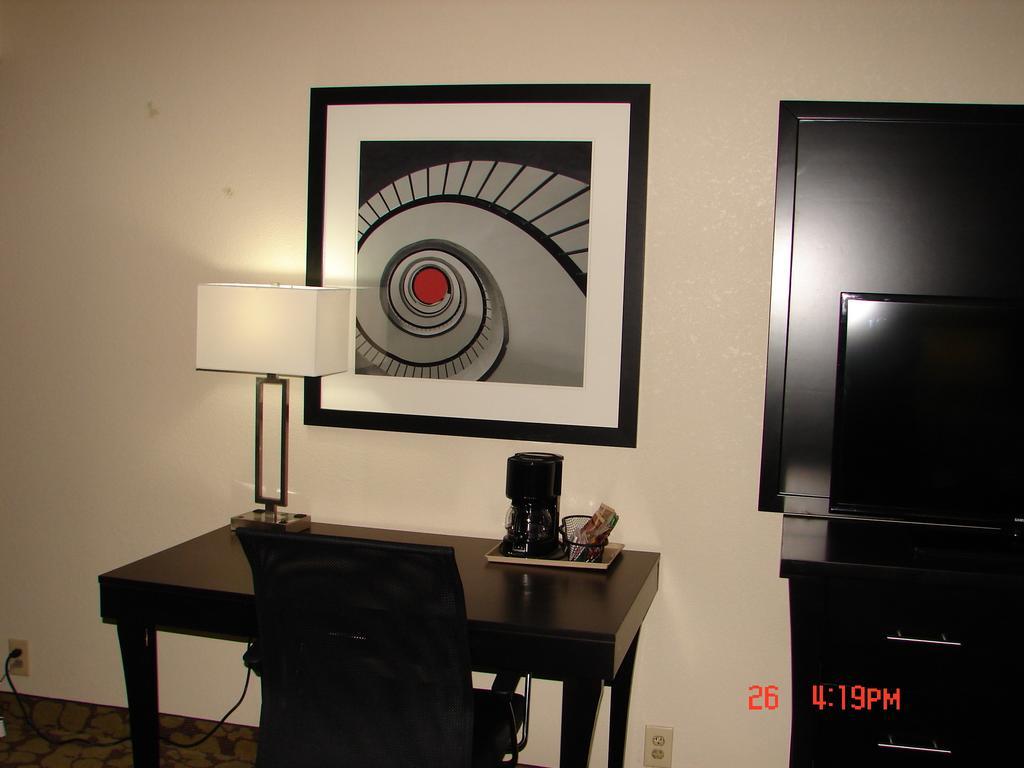 Hotel Ramada Plaza By Wyndham Charlotte South End Airport Extérieur photo
