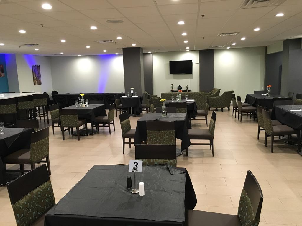 Hotel Ramada Plaza By Wyndham Charlotte South End Airport Extérieur photo
